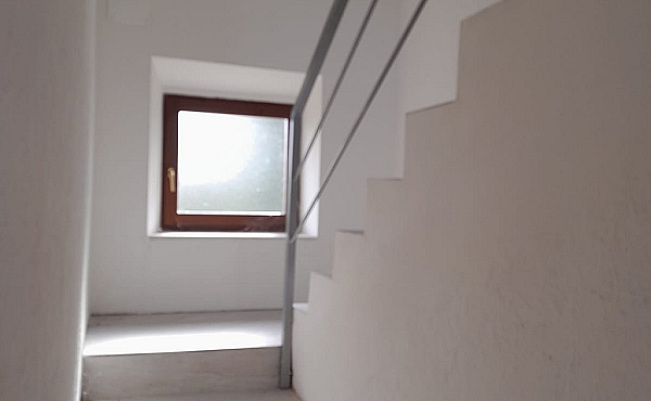 Scala che porta al 1° piano 